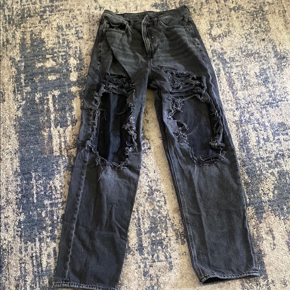 Distressed Black Men's Jeans